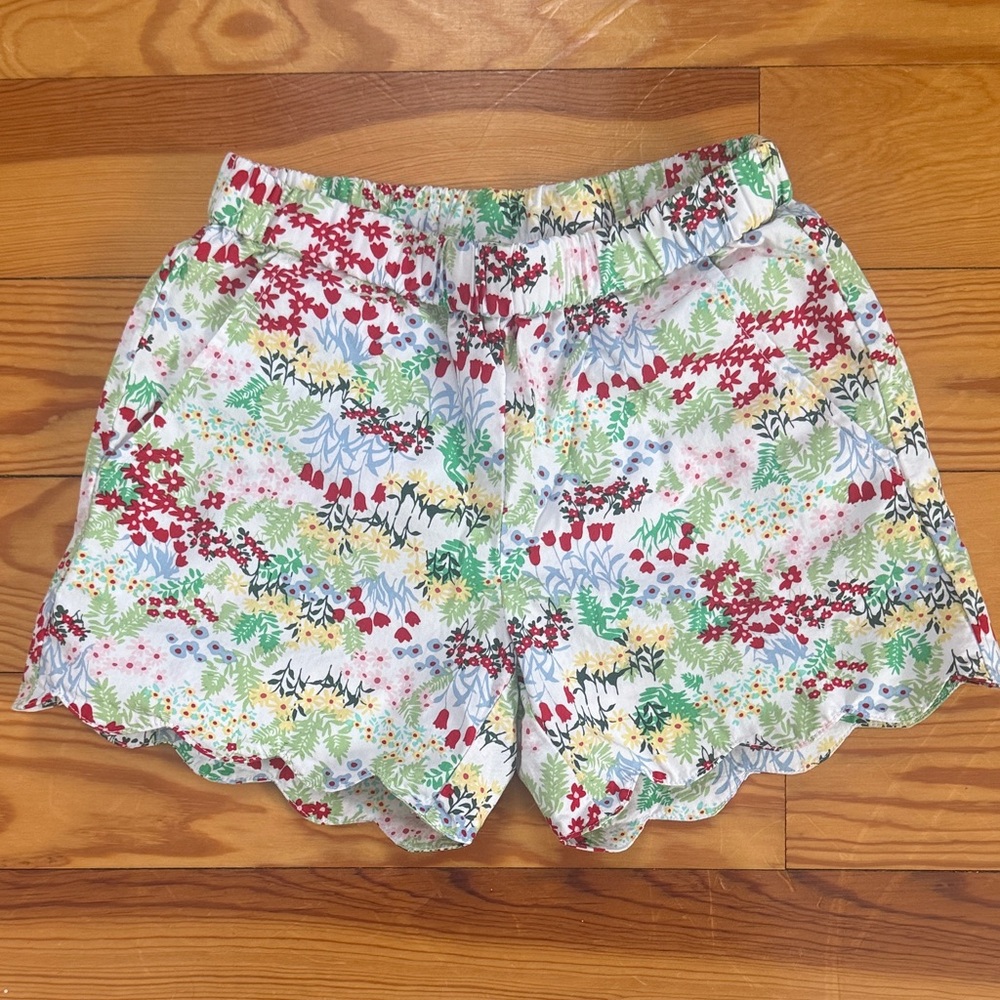 Hanna Andersson Floral scalloped Shorts - Picture 4 of 5